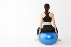 【お腹痩せ】バランスボールで楽ちんくびれ作り！|＠ビューティーガール