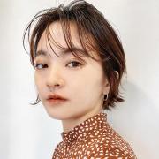         ミニボブ×くびれシルエットでワンランク上のおしゃれヘアに！ |