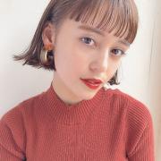         おしゃれ心をキュッと満たす秋のハイトーンミニボブ |