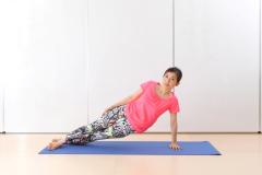 体を引き上げる動きで、くびれたウエストに！ マットピラティス＿3|＠ビューティーガール