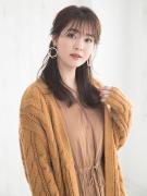         ユニクロのワンピース×ねじりハーフアップで、大人のロマンティックスタイルに |