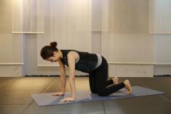 むくみ解消で美脚効果も！旅行中にホテルでできる疲労回復ストレッチ|＠ビューティーガー