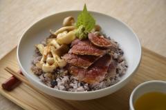 【食物繊維】十六穀のがっつり牛肉＆きのこ丼|＠ビューティーガール