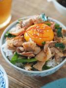 がっつりボリューミー♡男子が喜ぶ「絶品“丼”レシピ」10選 -