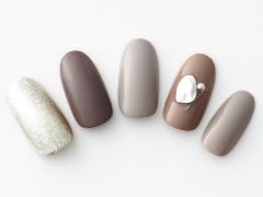 【365日ネイル】気持ちが引き締まるモードな配色…クールなブラウントーンネイル |