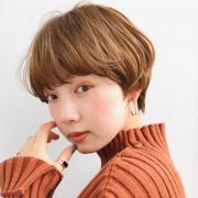 小顔見せの大人かわいいマッシュショートヘアで、ナチュラルに愛らしく！ |