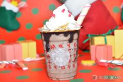 スタバ、ポテトチップス入り＆クッキーがストローに 「サンタブーツ チョコレート フラペ