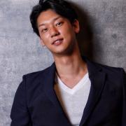 髪の毛をサラつやストレートに保つ！アイロンの使い方やストレートパーマを詳しく |