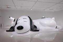 南町田「スヌーピーミュージアム」公開 全長8m巨大スヌーピーが目玉、カフェも併設