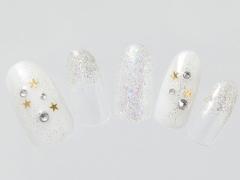 シルバーネイル19選｜セルフでできるデザインのやり方とポリッシュをご紹介！ |