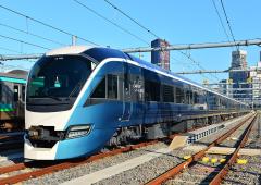 「サフィール踊り子」伊豆の新観光特急、星付き店監修ヌードルバー＆初のプレミアムグリ