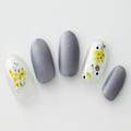 【365日ネイル】小花を使って凛とした表情に…涼やかなダークグレーネイル |