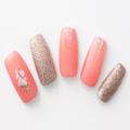 【365日ネイル】夏らしいカラーを品良く華やかに…大人らしいコーラル×ラメネイル |