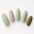 【365日ネイル】優しげなグリーンを手元に…穏やかな気分になれるグリーントーンネイル