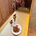 『デニーズ』×『ゴディバ』の初コラボは幸福度MAX！ 「GODIVA チョコレート サンデー」など、