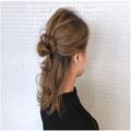 毛量が多くても膨らんで見えない！ゴムだけでできる♡ミディアムヘアのお団子セミアップ