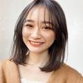 上品なグレージュミディアムであか抜け！ 30代＆40代のボリューム悩みにはレイヤーヘアにワ