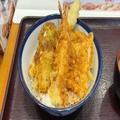 てんやの新メニュー「トリオスター天丼」 ”あの人気丼”に劣らない重量だった… - ビュー