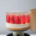 混ぜて固めるだけでオーブン不要！簡単なのにお店みたい♡いちごゼリーレアチーズケーキ