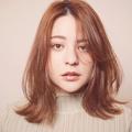 大人ナチュラルは柔らか印象で！アレンジも万能なミディアムレイヤー｜最旬ヘアカタログ