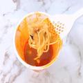 カップ麵の「具が残る問題」ついに解決！ダイソーの新型「ラーメンレンゲ」便利すぎた。