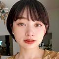 暗髪で作る透明感ツヤショートで愛らしい美人印象に【30代＆40代ヘアカタログ】 | ビューテ