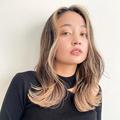 カラーにも注目！韓国ヘアをラフに仕上げたミディアムレイヤー｜最旬ヘアカタログ |