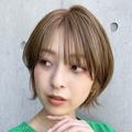 外ハネと丸みショートの動きのあるスタイル・どこから見てもシルエット美人に！ |