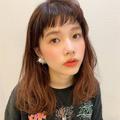 可愛いミディアムヘアに小顔効果No.1のぱっつん前髪スタイル |
