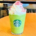 本日発売！スタバ新作「さくら 咲くサク 抹茶 フラペチーノ」はサクラ感控えめ、これはこ