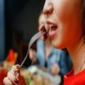 数年ぶりに肉を食べた衝撃。20代女性がヴィーガン生活をやめた理由 | ビューティーガール