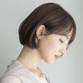 首元すっきり！時短でもまとまる、サンドベージュのグラボブ｜最旬ヘアカタログ |