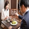 食事の誘いに「予定確認して連絡します」はNG！ひと言の“ちょい足し”で印象がガラリと変